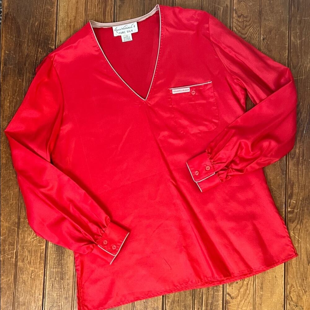 Vintage 80s silk women’s top Gloria Vanderbuilt long sleeve v-neck blouse
